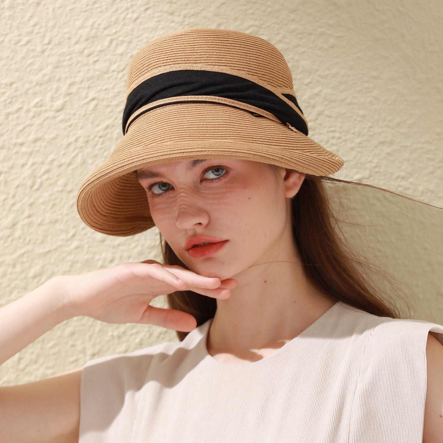 Sombrero de paja para mujer estilo elegante – Ala ancha, protección solar UPF50+, transpirable, plegable, ideal para playa, vacaciones y uso diario – Talla ajustable 56-58 cm